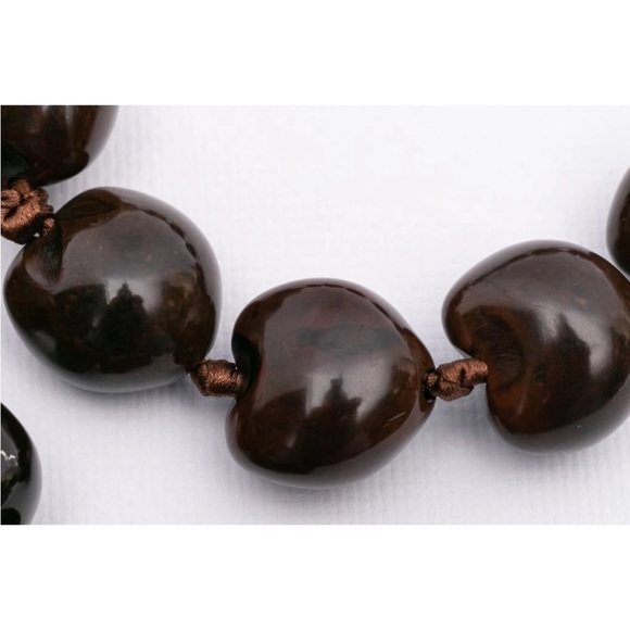 YVES SAINT LAURENT - (Attributed to)
Necklace of lacquered shell pearls - Picture 7 of 8